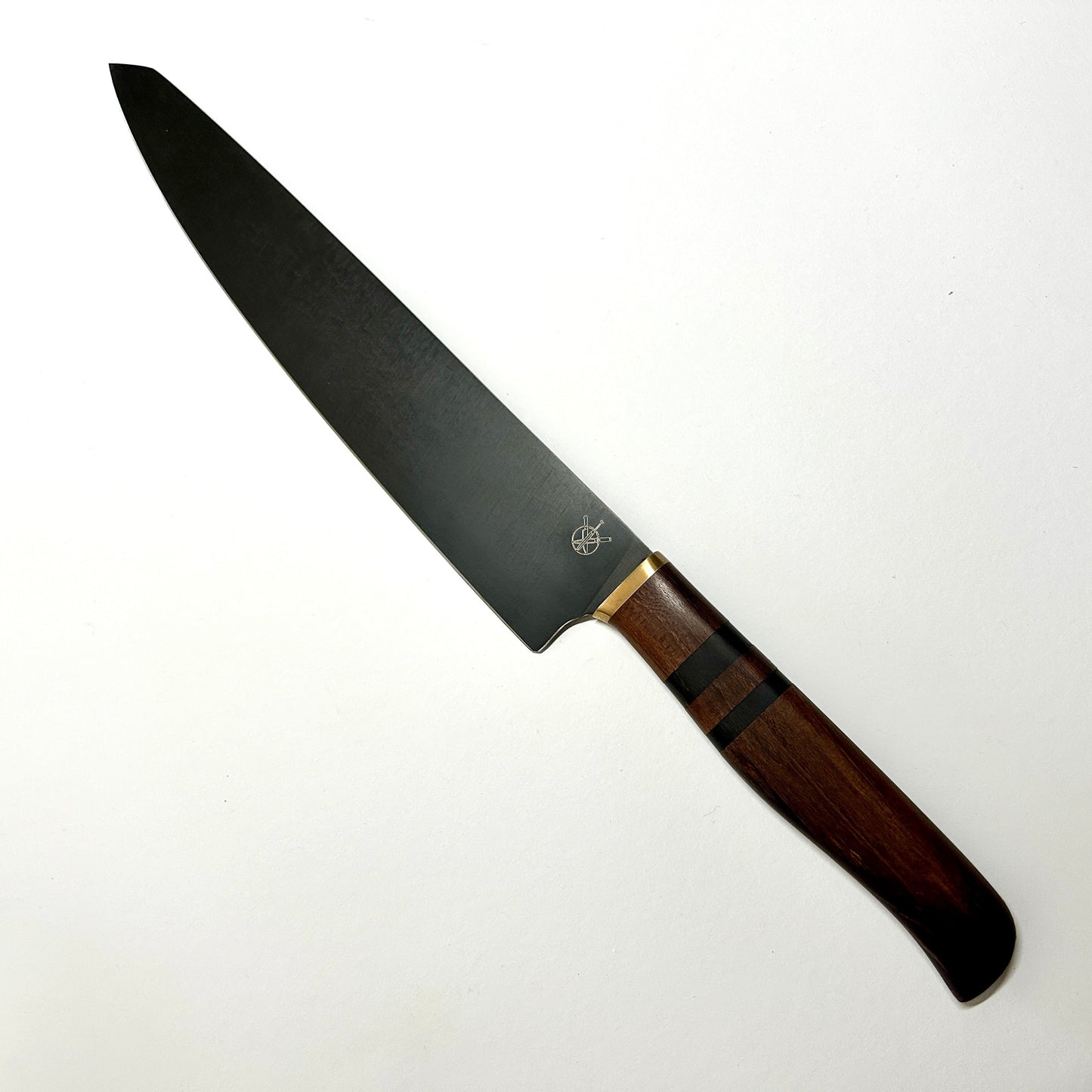 Chefmesser aus Carbonstahl und Griff aus Birnenholz